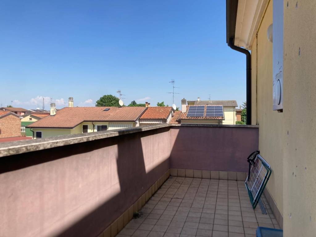 Appartamento a Porto mantovano in Strada Canova - Foto 4