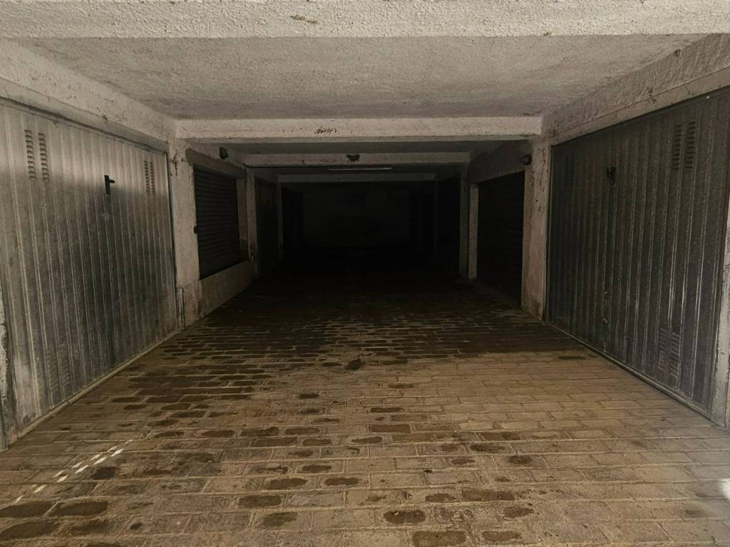 Box / garage a Davoli in Via Bernardino Telesio, 6 - Foto 3