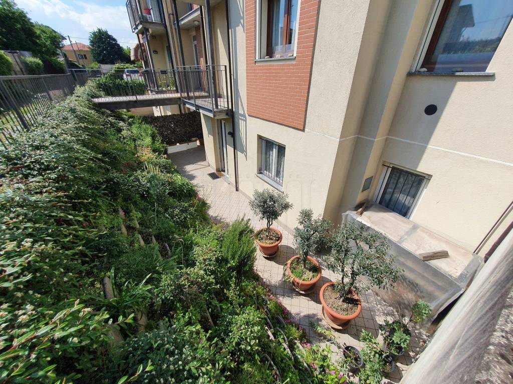 Appartamento a Samarate in Via Giuseppe Di Vittorio - Foto 2