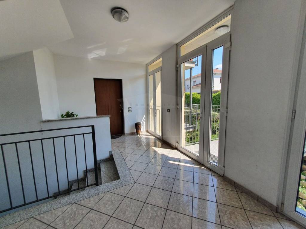 Appartamento a Samarate in Via Giuseppe Di Vittorio - Foto 3