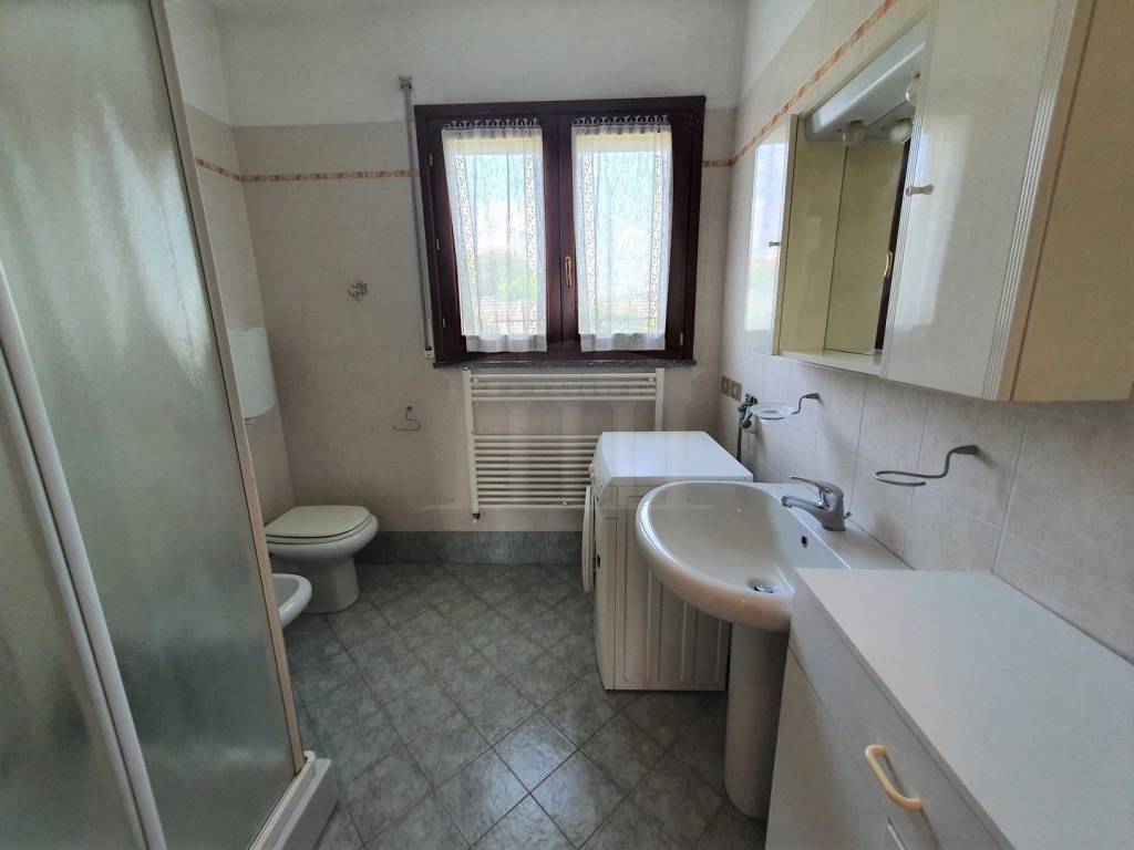 Appartamento a Samarate in Via Giuseppe Di Vittorio - Foto 5