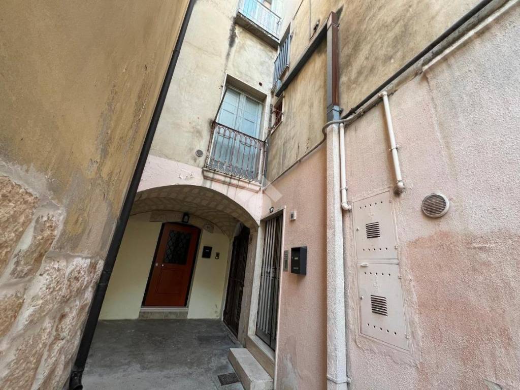 Casa indipendente a Altamura in VIA LA MAGGIORE, 8 - Foto 2
