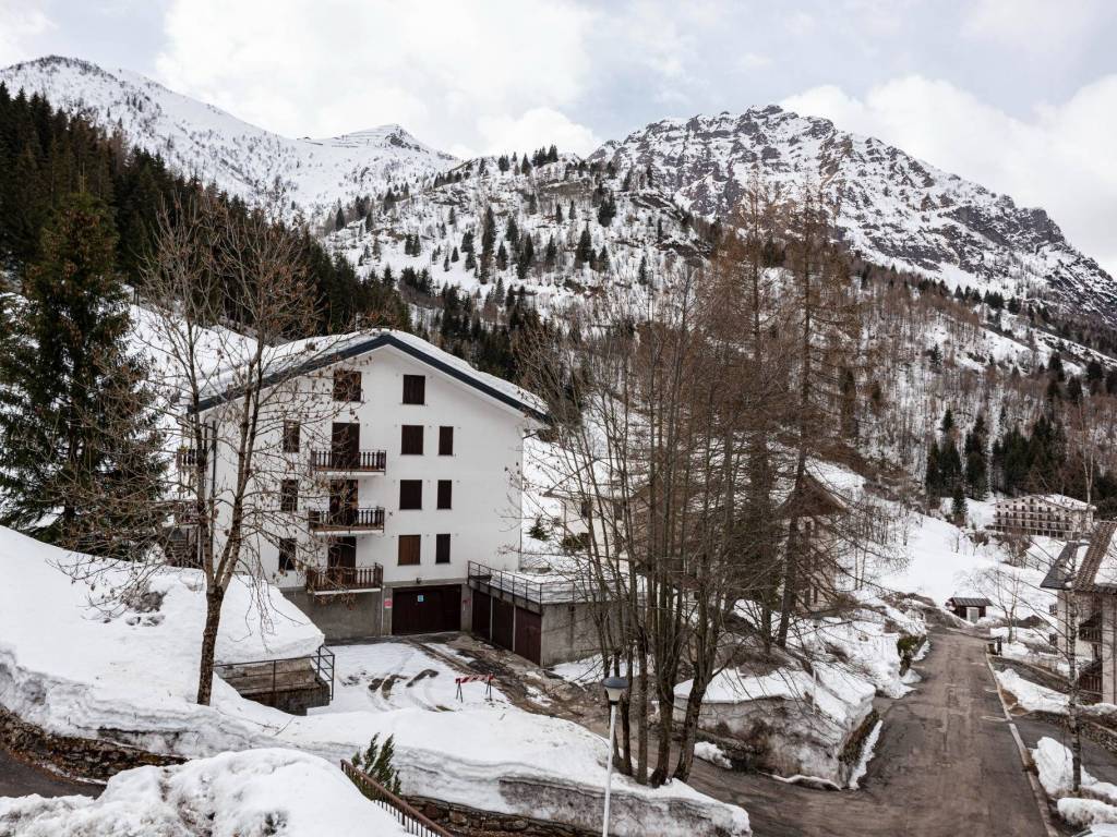 Appartamento a Valbondione in Via Quartiere Valletera, 5 - Foto 2