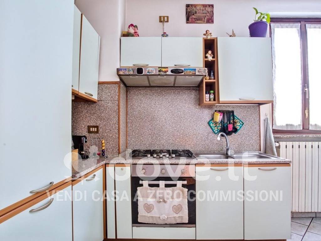 Appartamento a Gavirate in Via Gerli Arioli, 7 - Foto 4