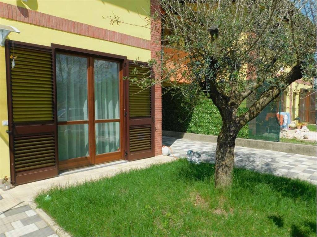 Villetta a schiera a Cadrezzate con osmate in via Don Guanella , 123 - Foto 3