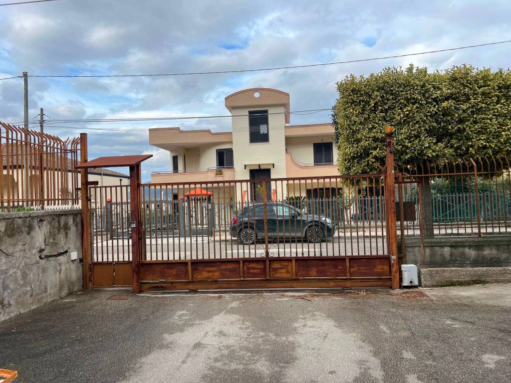 Palazzo / stabile a San felice a cancello in Via Giacomo Leopardi - Foto 5