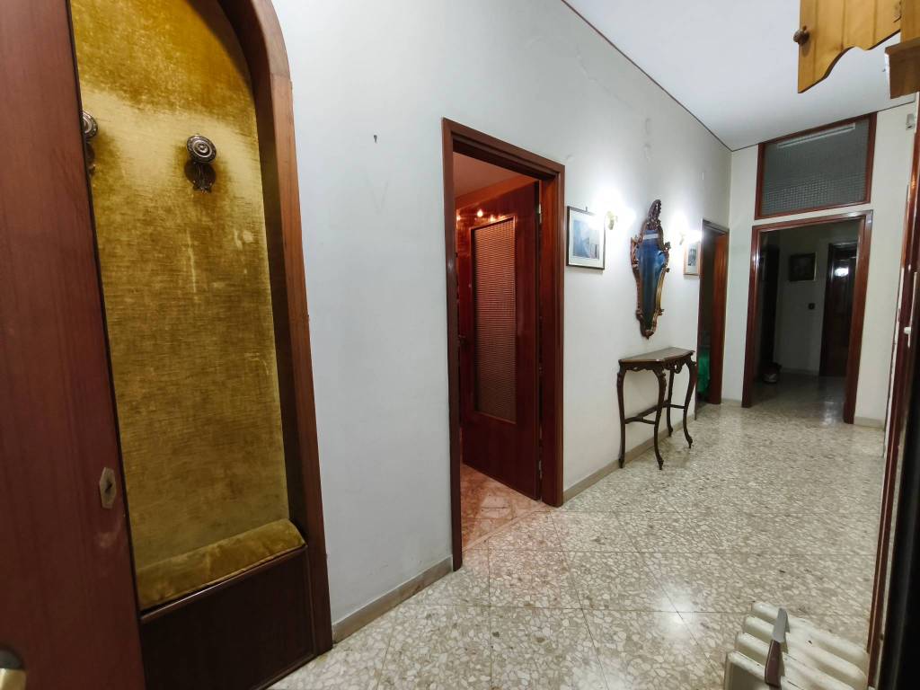 Appartamento a Brindisi in Via Martiri delle Fosse Ardeatine - Foto 2