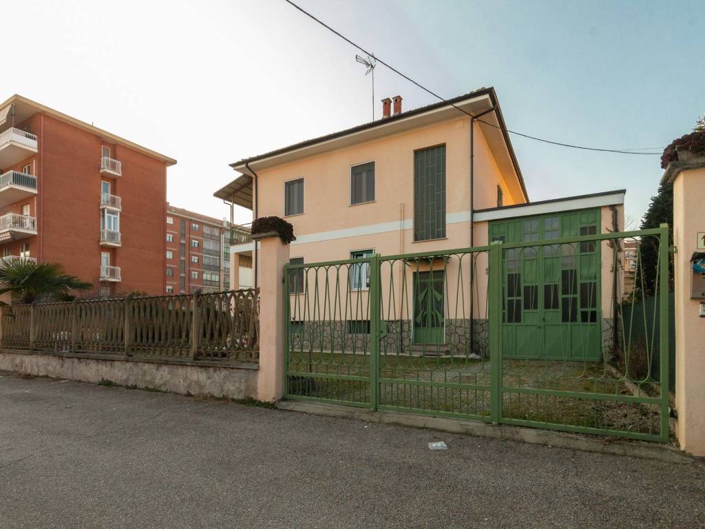 Villa a Orbassano in Via Giuseppe Giusti, 16 - Foto 2