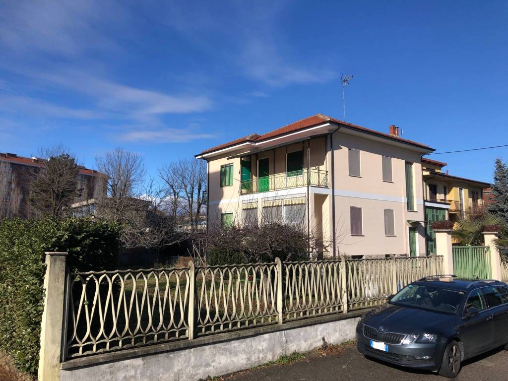 Villa a Orbassano in Via Giuseppe Giusti, 16 - Foto 4