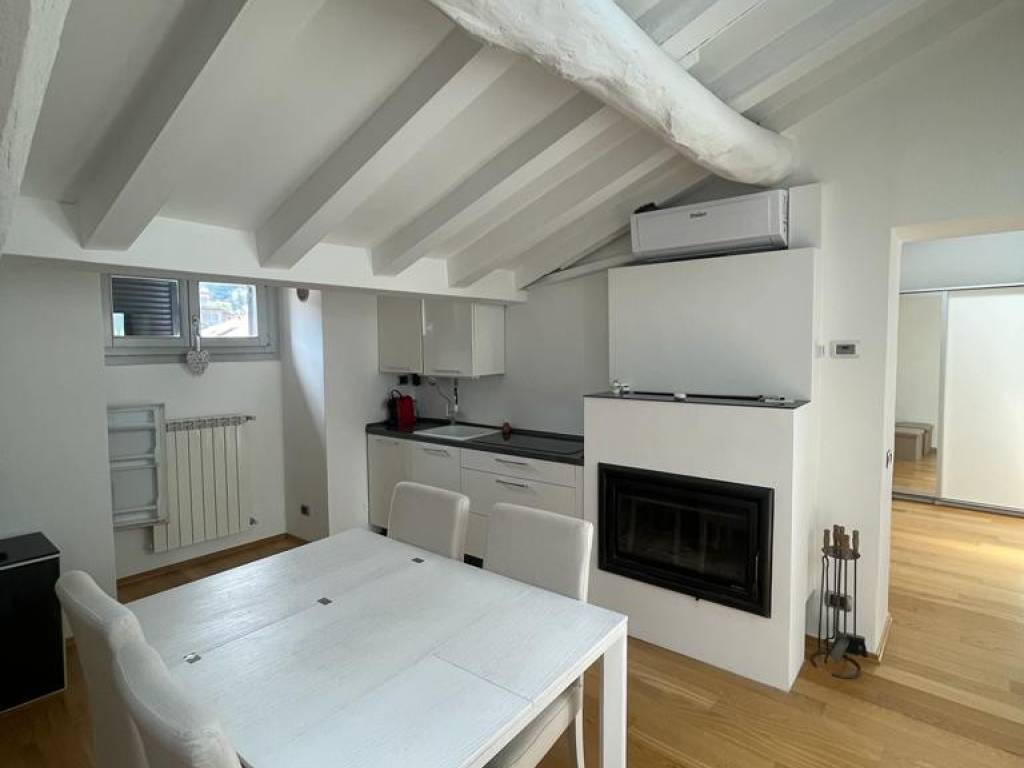 Appartamento a Como in Via Alessandro Volta, 57 - Foto 2