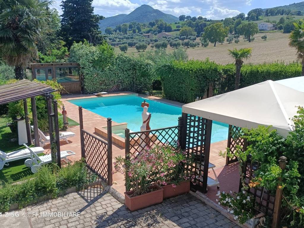 Villa a Treia in Contrada Sterpare - Foto 2