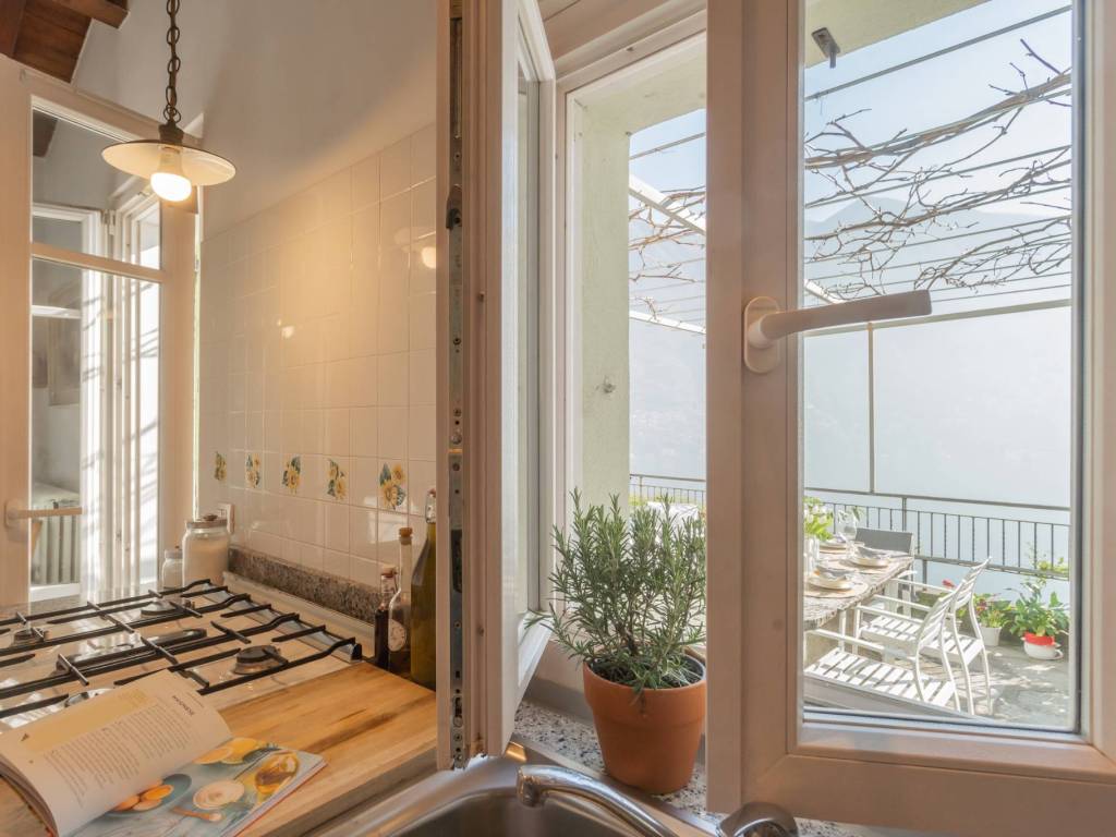 Villa a Laglio in Via delle Frazioni, 29 - Foto 3