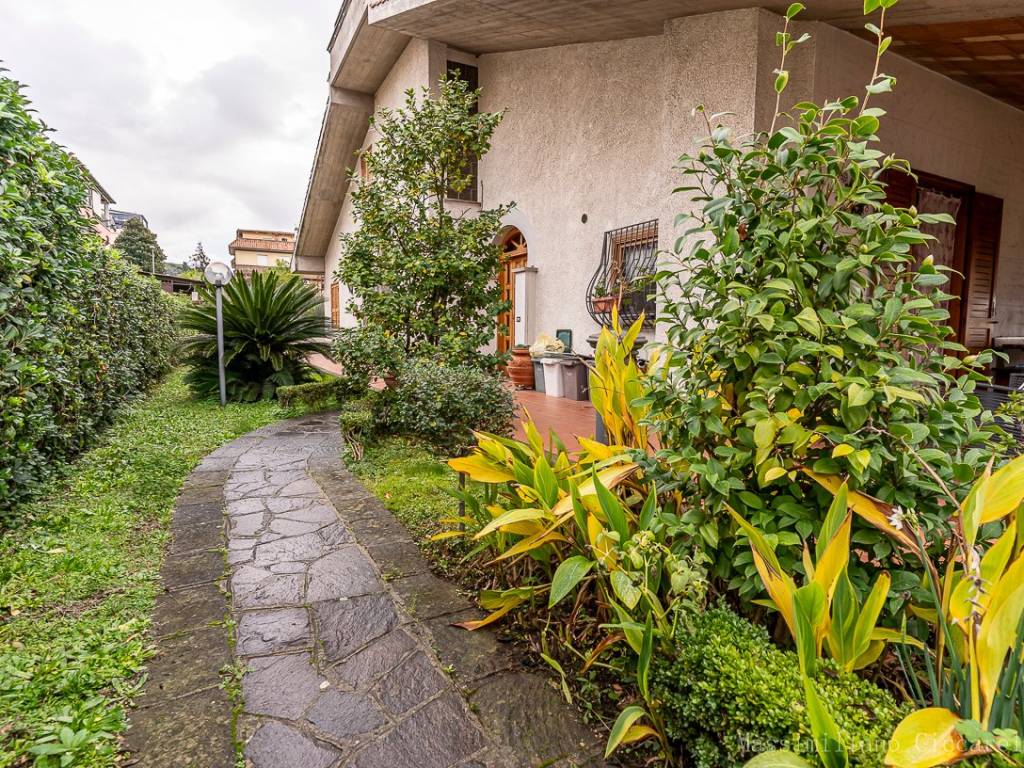 Villa a Albano laziale in Via Belgio - Foto 2