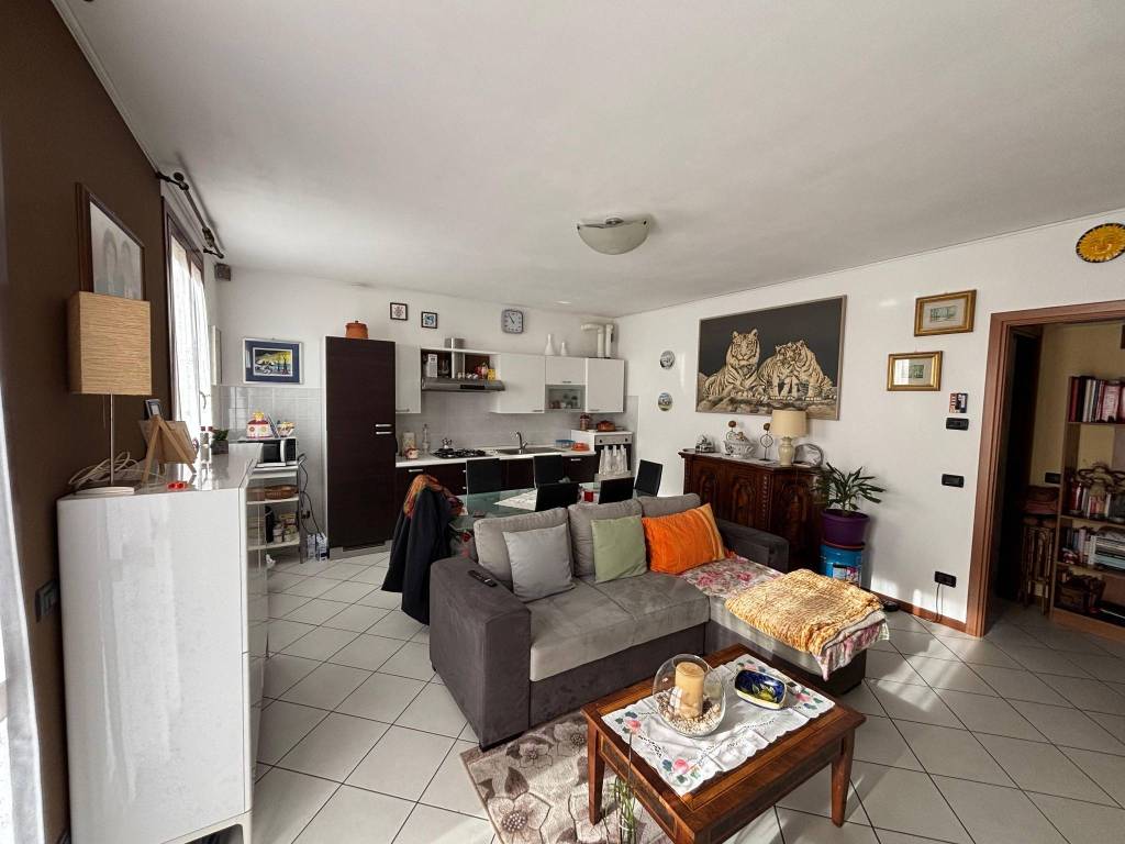 Appartamento a Secugnago in Via Vittorio Veneto - Foto 3