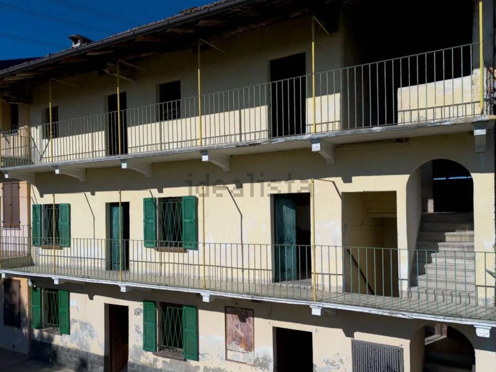 Rustico / casale a Oleggio in Corso Giacomo Matteotti - Foto 3