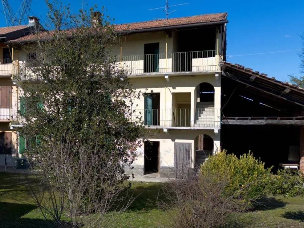 Rustico / casale a Oleggio in Corso Giacomo Matteotti - Foto 5