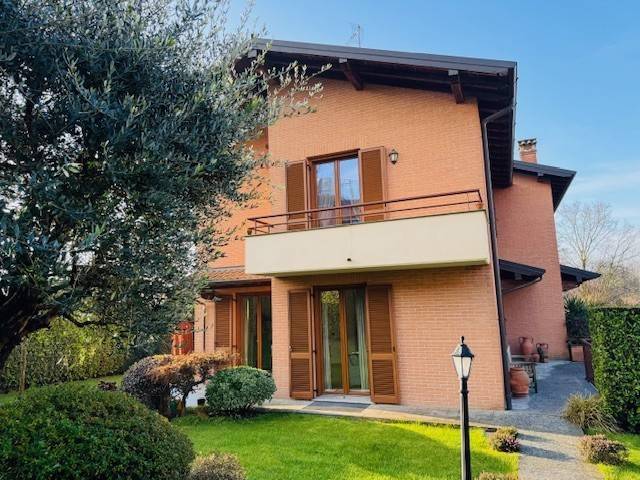 Villa a Grandate in Via Monte Bianco - Foto 2