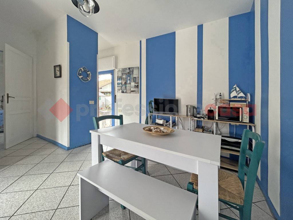 Appartamento a Castelletto sopra ticino in Viale Lago Maggiore - Foto 3