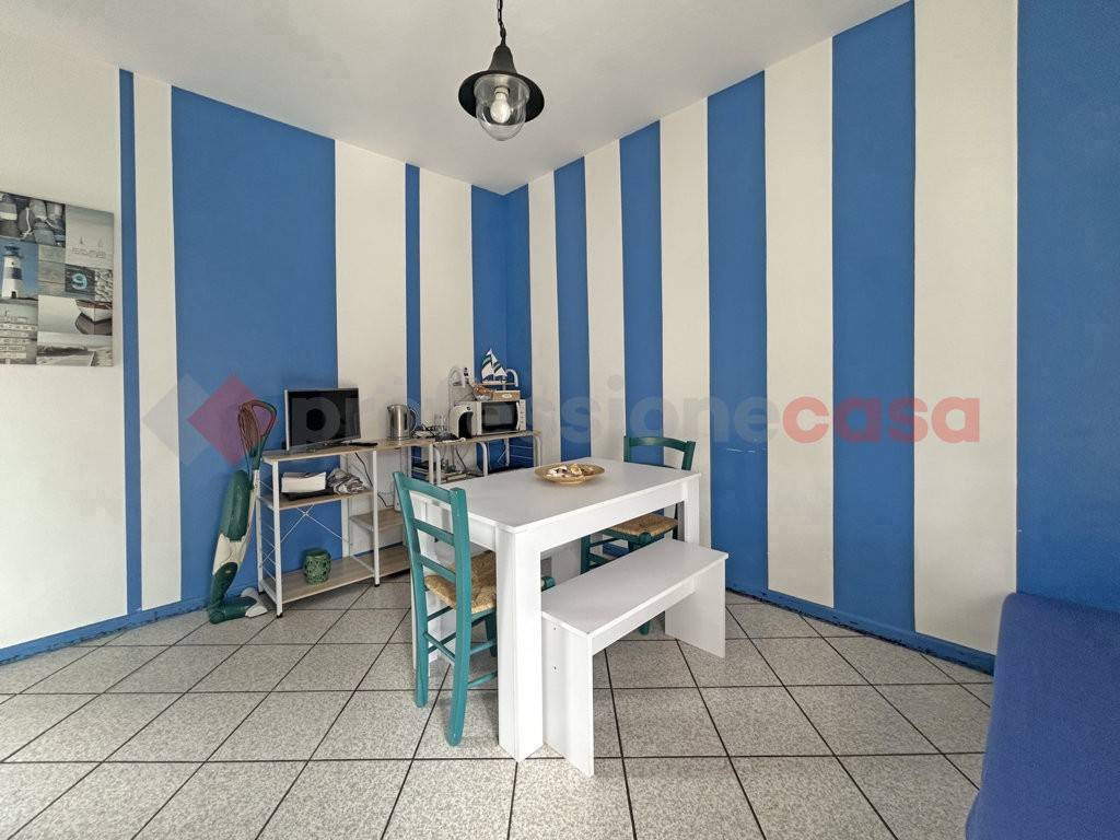 Appartamento a Castelletto sopra ticino in Viale Lago Maggiore - Foto 4