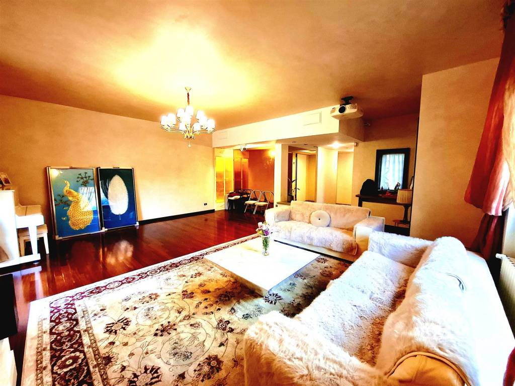 Villa a Prato in Viale Fratelli Cervi, 29 - Foto 3