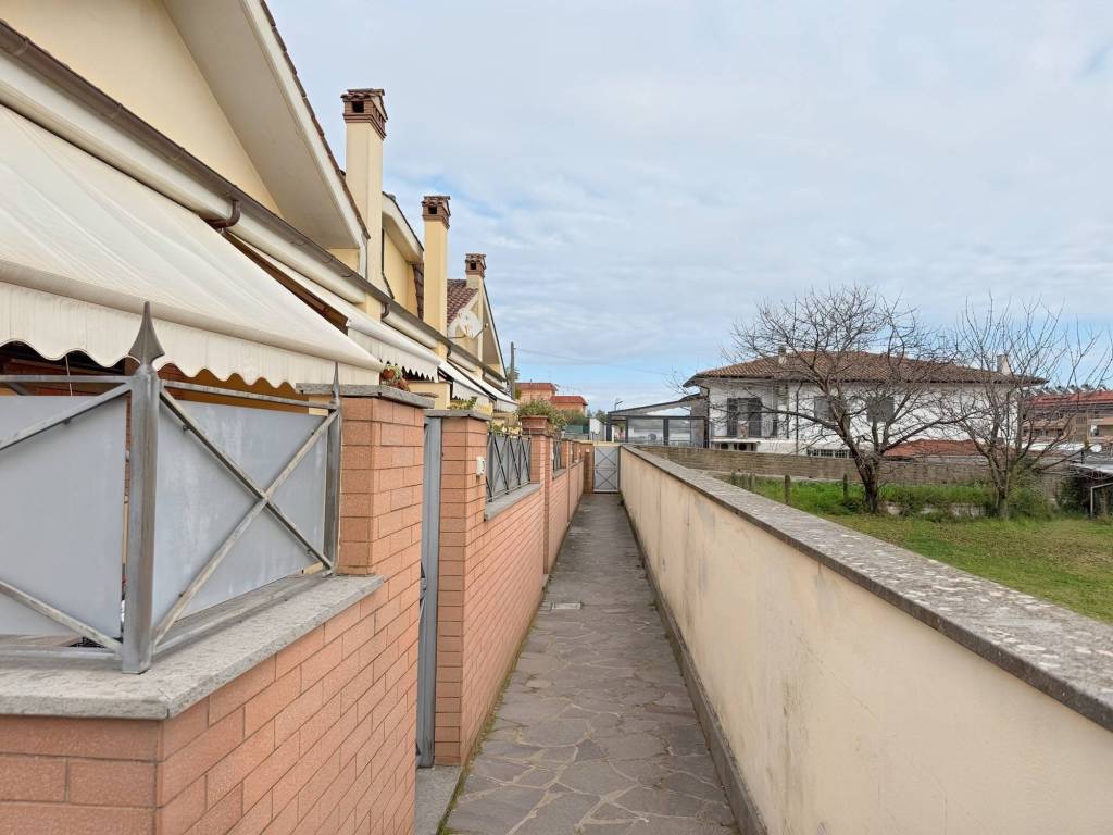 Villetta a schiera a Lariano in Via San Marco Papa, 2 - Foto 3