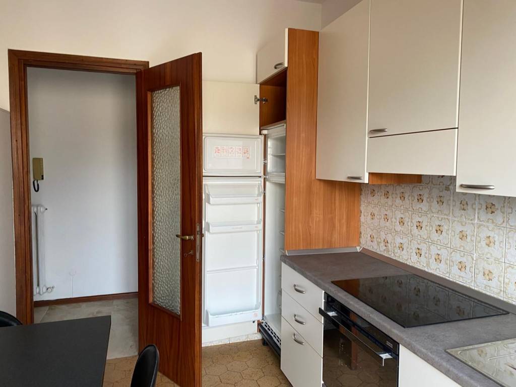 Appartamento a Valmadrera in Via Rio Torto - Foto 2
