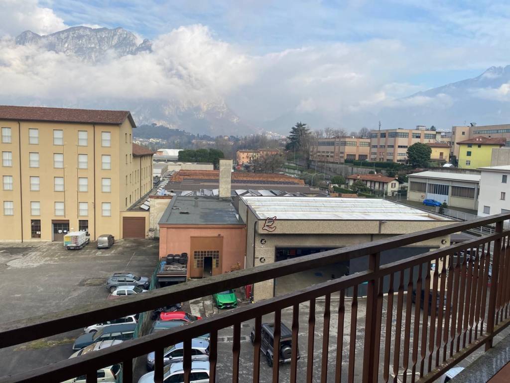 Appartamento a Valmadrera in Via Rio Torto - Foto 4