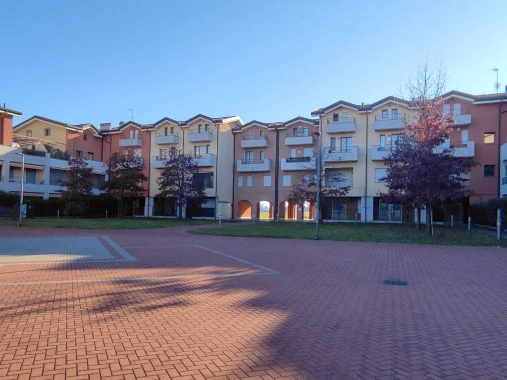 Appartamento a Saronno in Via Camillo Torres - Foto 2