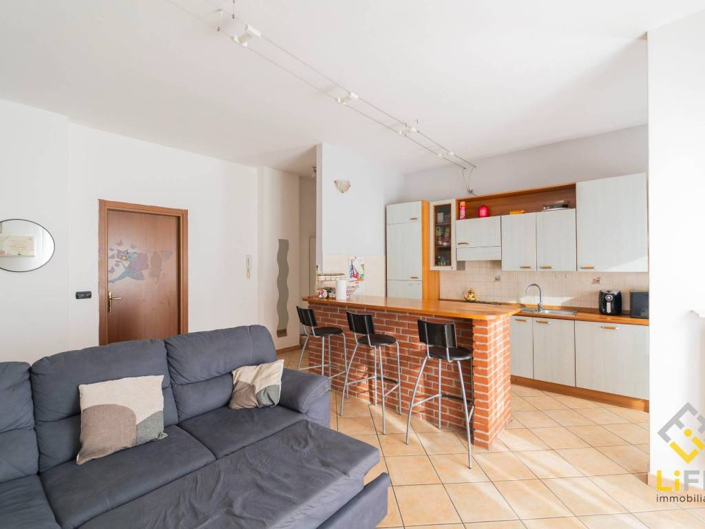 Appartamento a Galliate in Via Adua, 10 - Foto 2