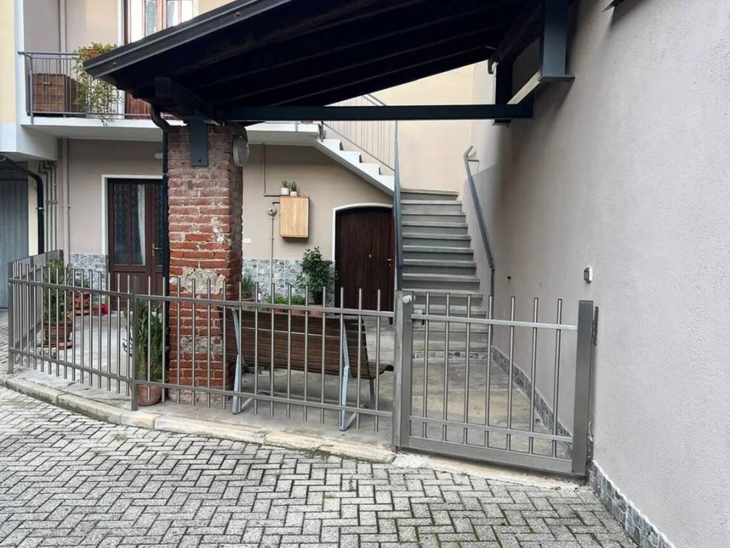 Villa a Borgomanero in Via Mora E Gibin, 41 - Foto 3