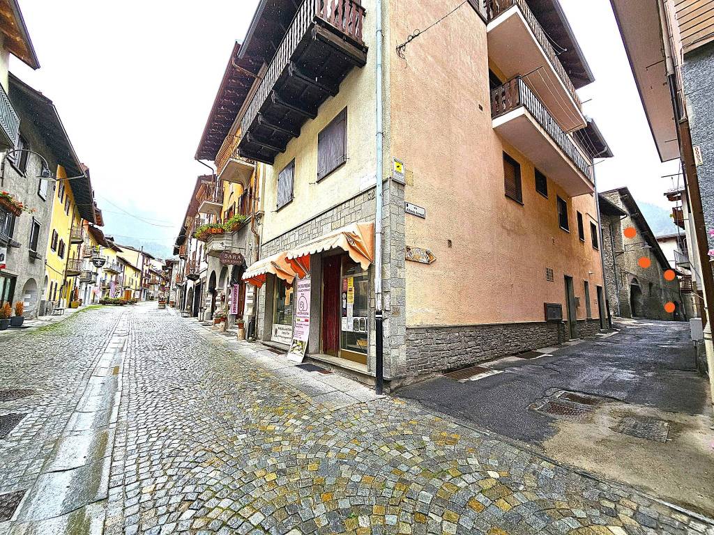 Appartamento a Cesana torinese in Via Alfredo Armand, 3 - Foto 2