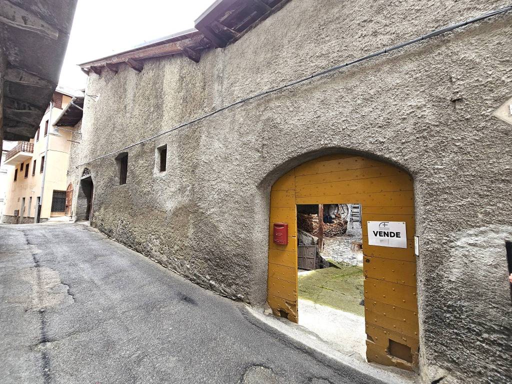 Appartamento a Cesana torinese in Via Alfredo Armand, 3 - Foto 3