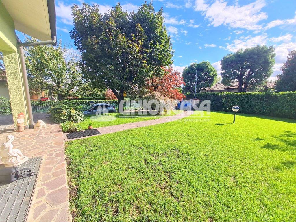 Villa a Olgiate comasco in Via Gioacchino Rossini - Foto 2