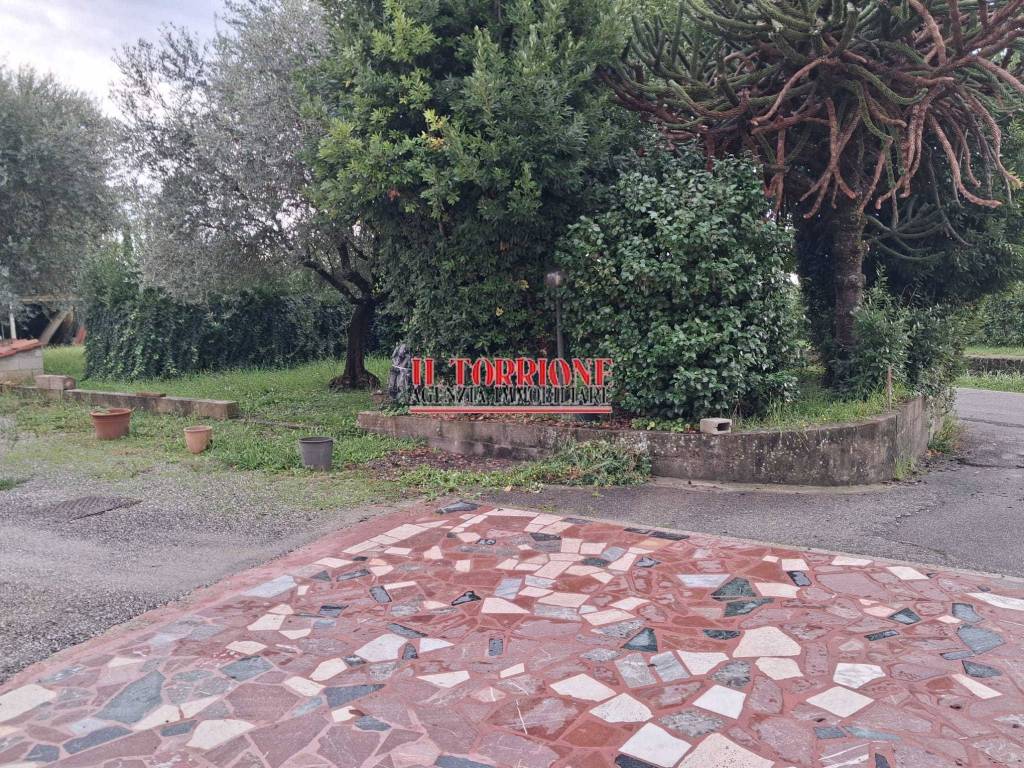Casa indipendente a Pescia in Via del Tiro a Segno - Foto 2