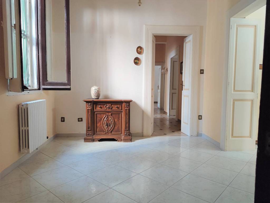 Appartamento a Brindisi in Via Saponea - Foto 2