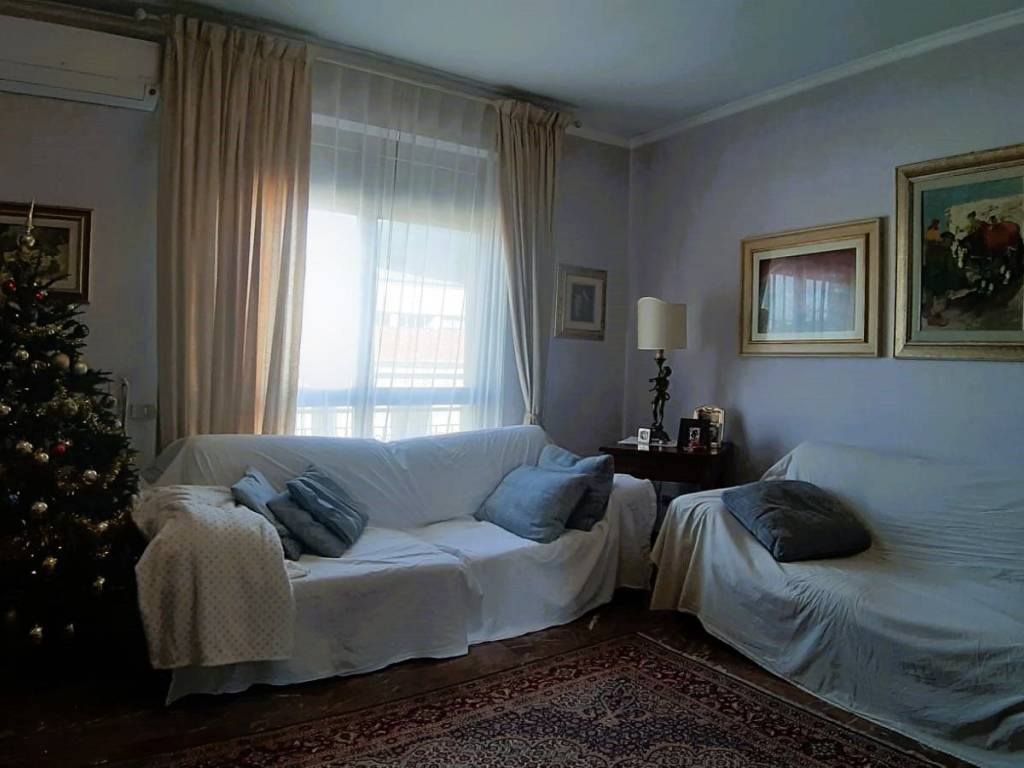 Appartamento a Prato in Piazzale Francesco Petrarca, 48 - Foto 2