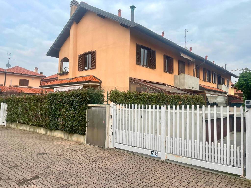 Appartamento a Arconate in Via Stelvio, 12 - Foto 3