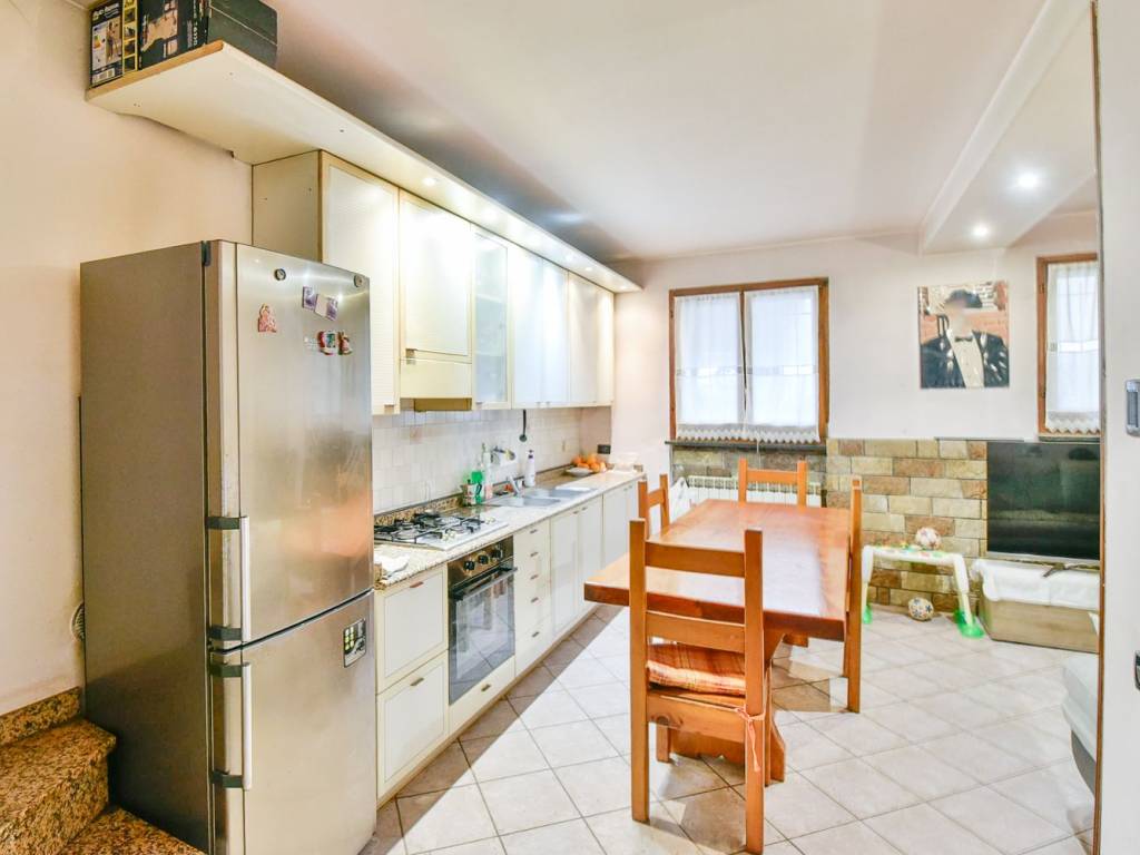 Casa indipendente a Nibionno in Via Nazario Sauro, 19 - Foto 2