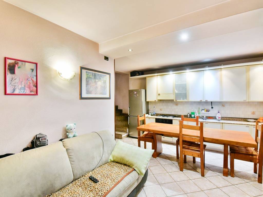 Casa indipendente a Nibionno in Via Nazario Sauro, 19 - Foto 3