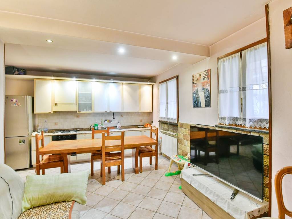 Casa indipendente a Nibionno in Via Nazario Sauro, 19 - Foto 4