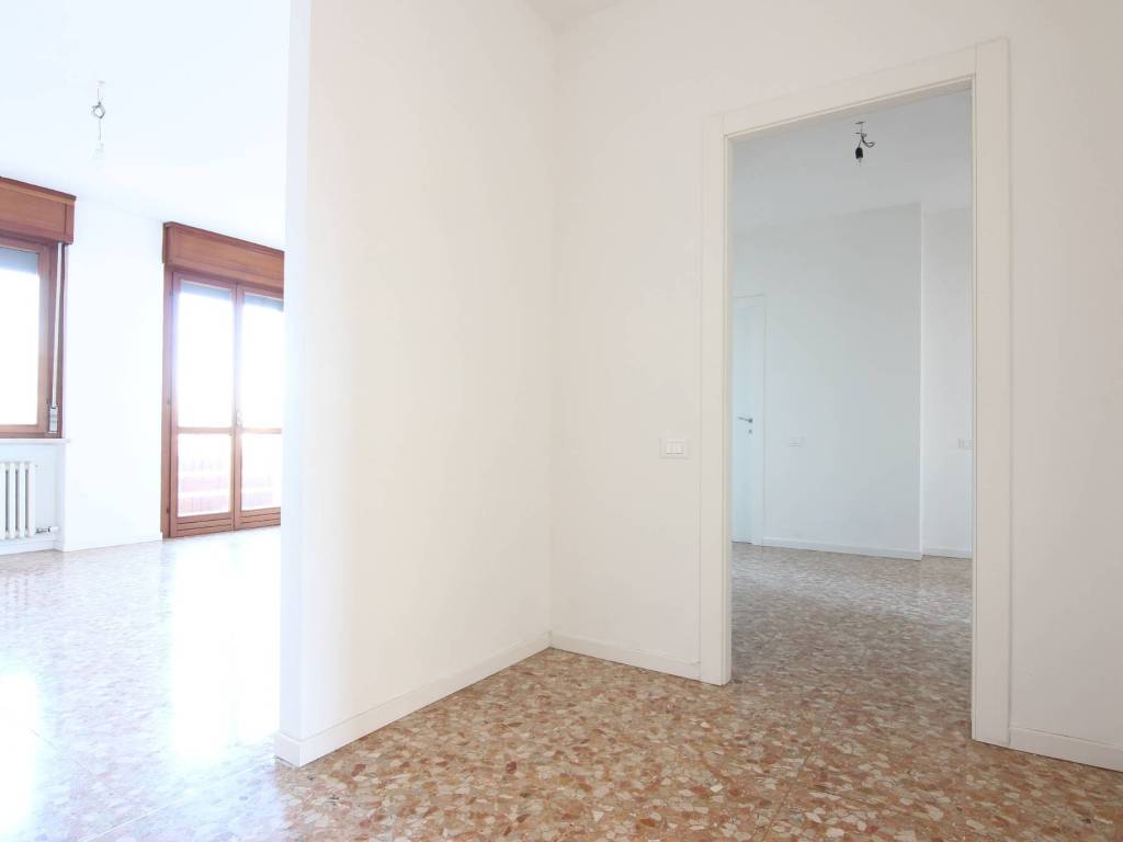 Appartamento a Verona in Via Molise, 4 - Foto 5