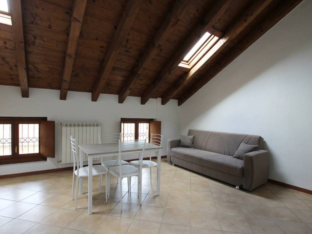 Attico / mansarda a Castello di brianza in Via Francesco Sforza, 16 - Foto 2