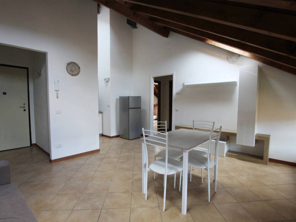 Attico / mansarda a Castello di brianza in Via Francesco Sforza, 16 - Foto 3