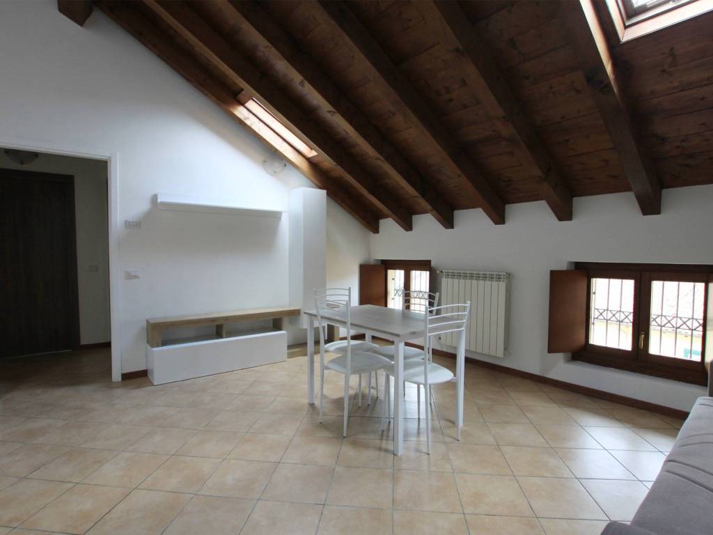 Attico / mansarda a Castello di brianza in Via Francesco Sforza, 16 - Foto 4