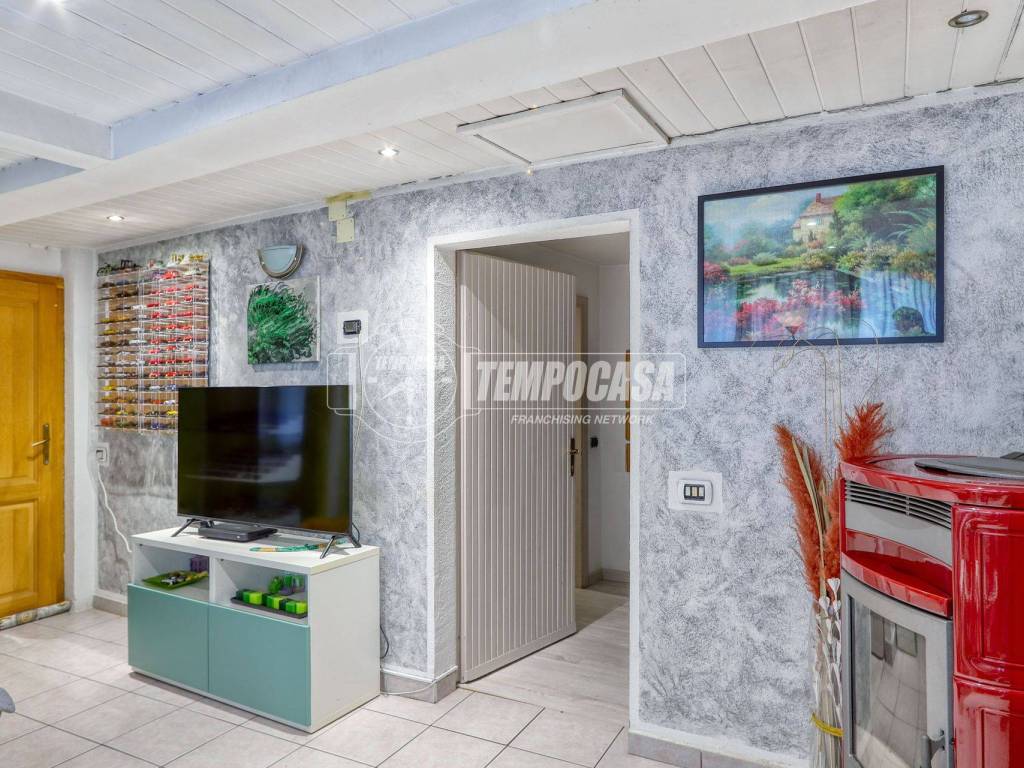 Appartamento a Arcisate in Via Alessandro Manzoni, 18 - Foto 2