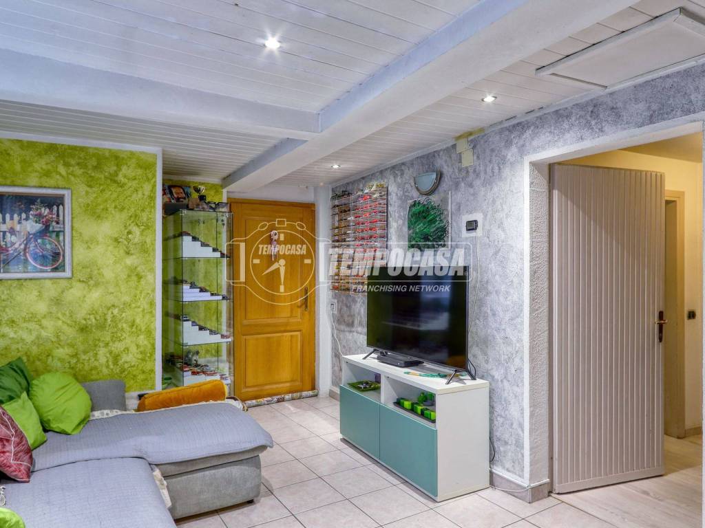 Appartamento a Arcisate in Via Alessandro Manzoni, 18 - Foto 3