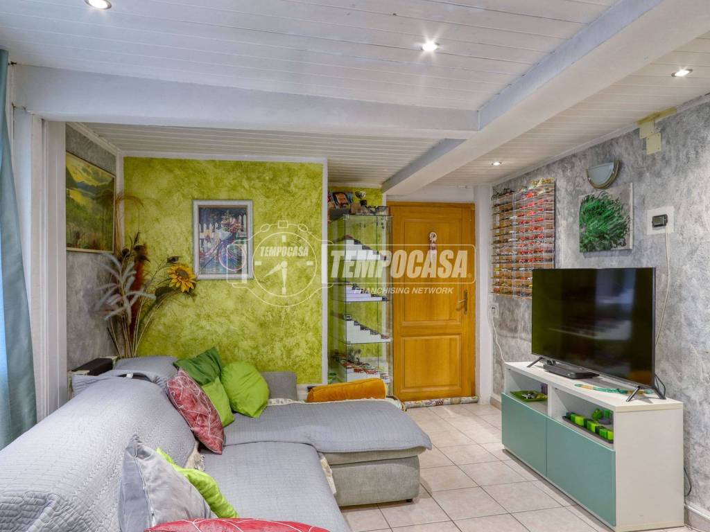 Appartamento a Arcisate in Via Alessandro Manzoni, 18 - Foto 4