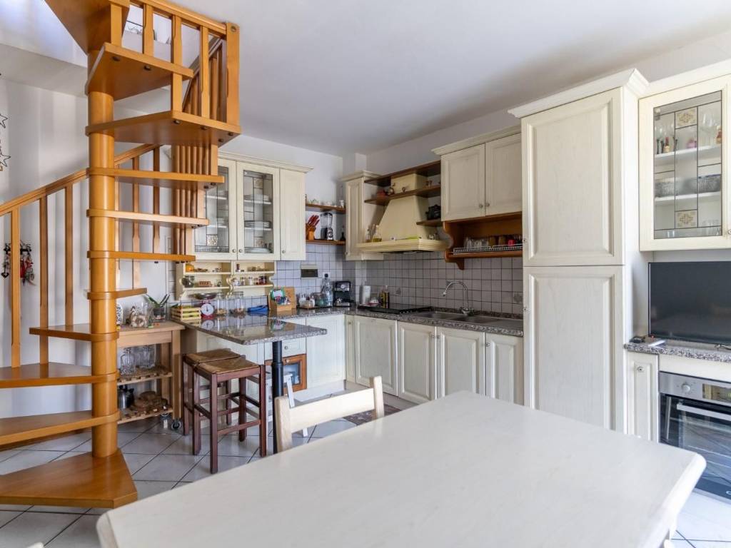 Appartamento a Empoli in Via Sottopoggio per San Donato - Foto 4