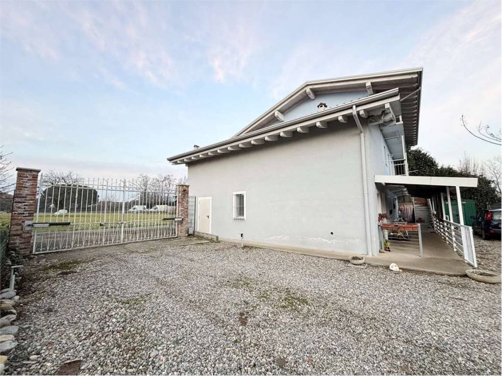 Casa indipendente a Oleggio in Via Merendalunga, 6 - Foto 3