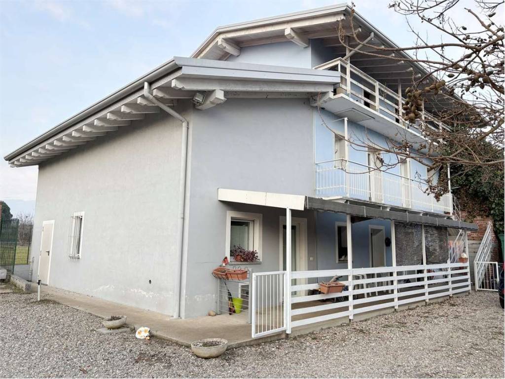 Casa indipendente a Oleggio in Via Merendalunga, 6 - Foto 4